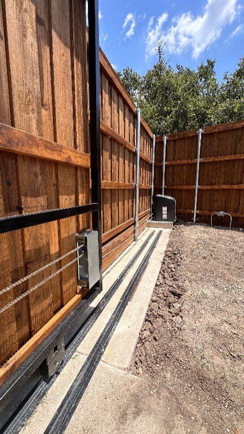Estrada Fencing & Outdoor Living project in Dallas County, TX